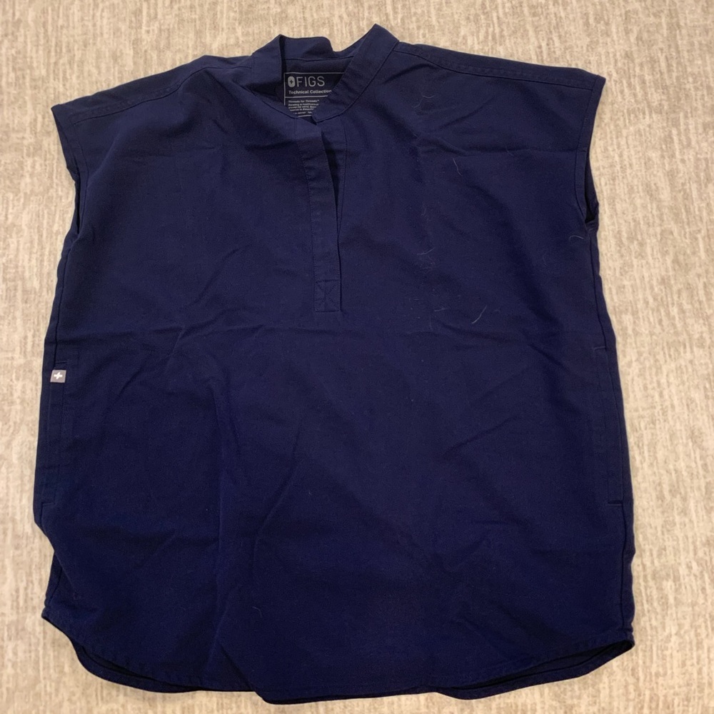Figs Women’s Navy blue scrub top